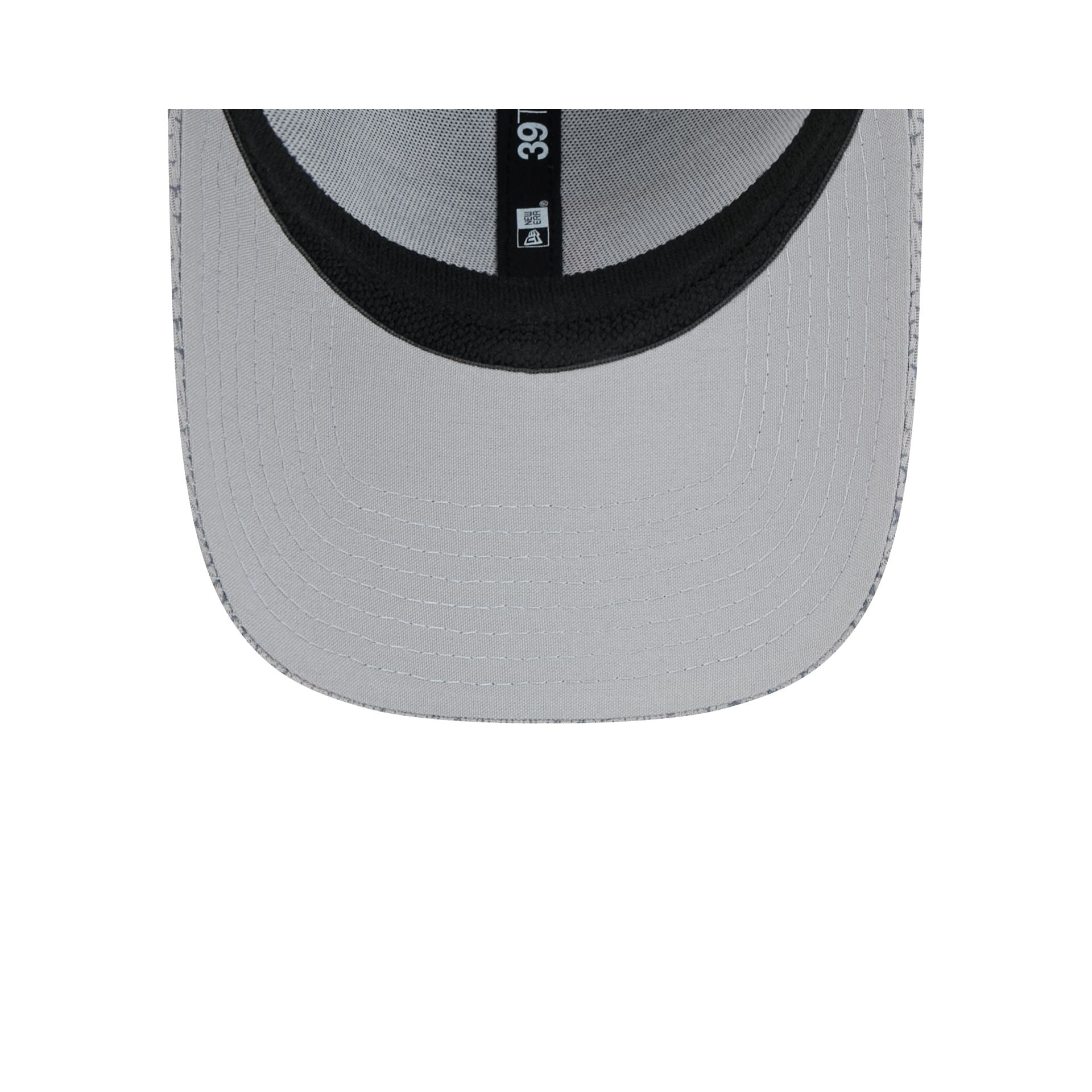 Kansas City Chiefs 2024 Sideline Gray 39THIRTY Stretch Fit Hat