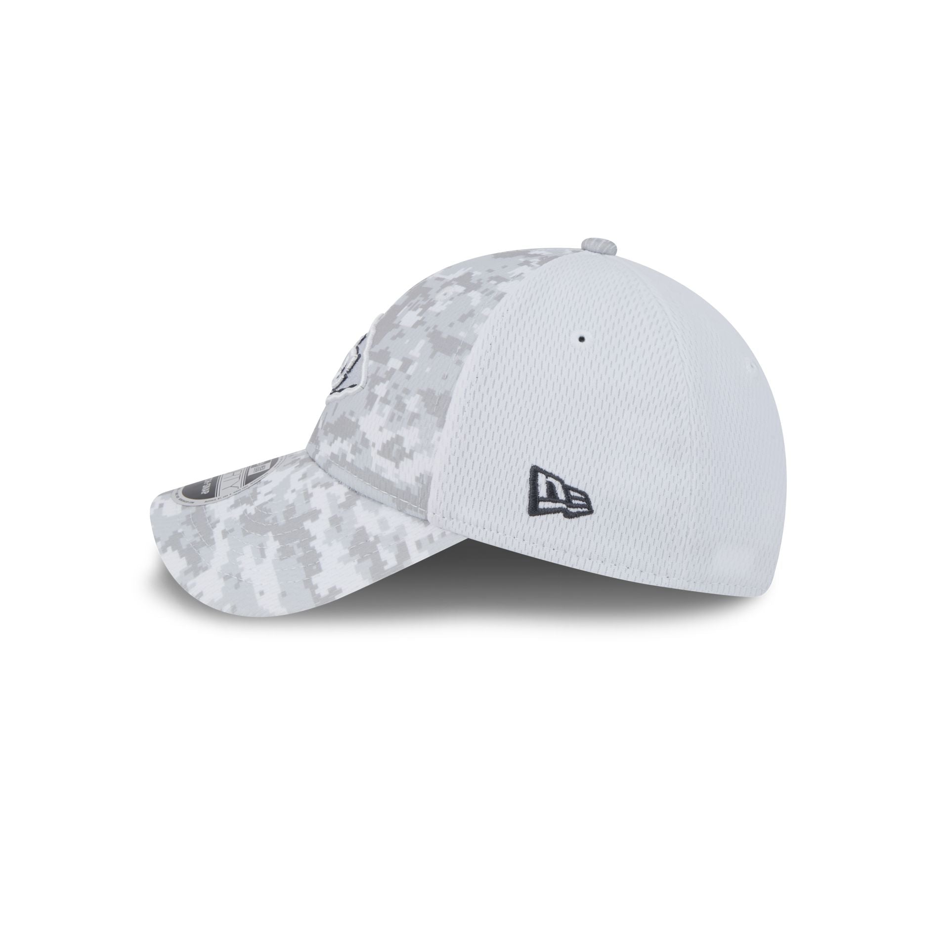Kansas City Chiefs 2024 Salute to Service 9FORTY Stretch-Snap Hat