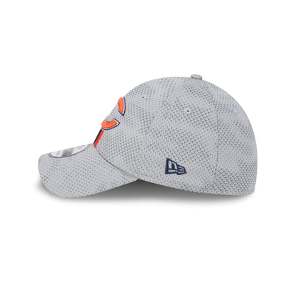 Chicago Bears 2024 Sideline Gray 39THIRTY Stretch Fit Hat