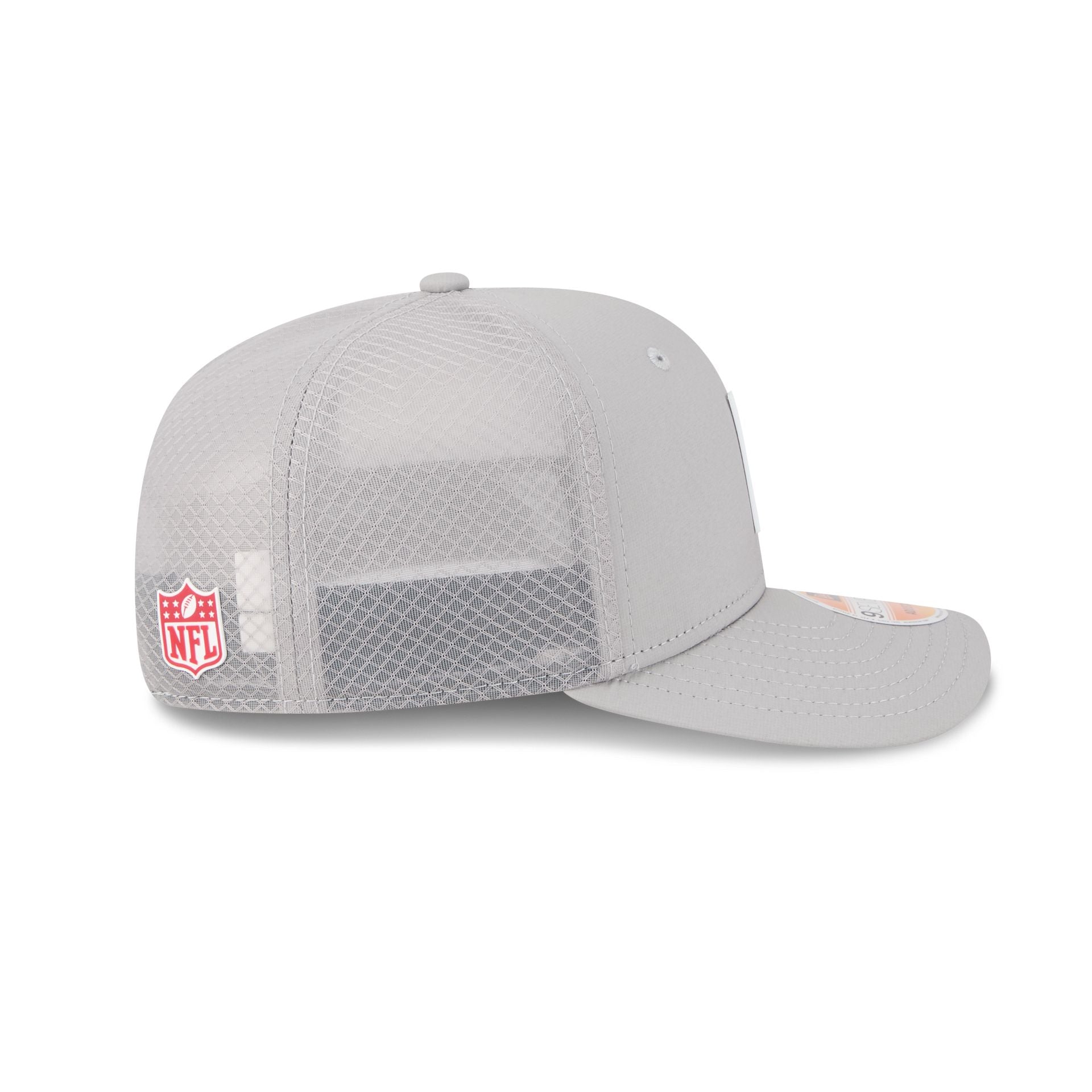 San Francisco 49ers 2025 Sideline Hot Weather Gray 9SEVENTY Trucker Hat